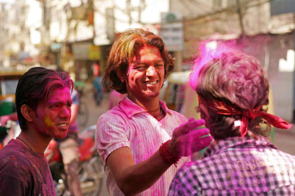 holi1