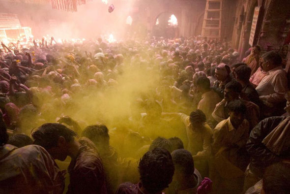 holi2